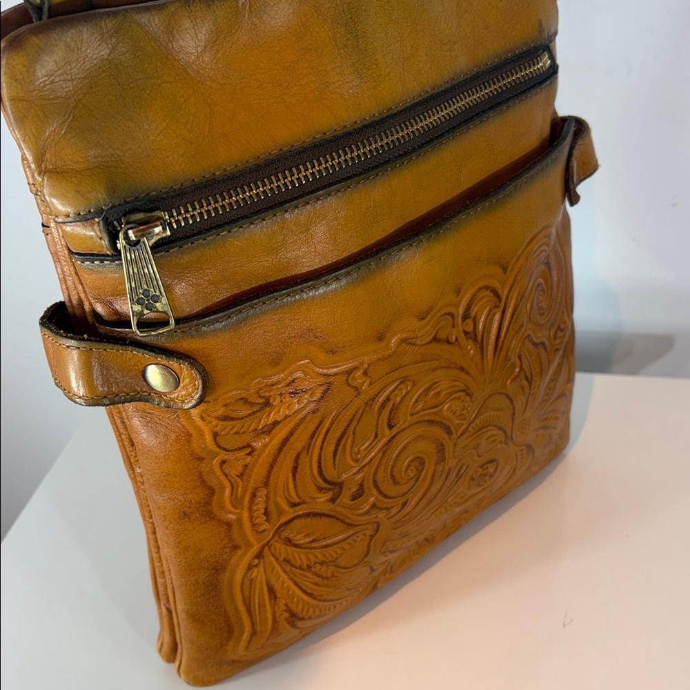 PATRICIA NASH Prizzi Tooled Leather Crossbody Bag - Picture 7 of 16